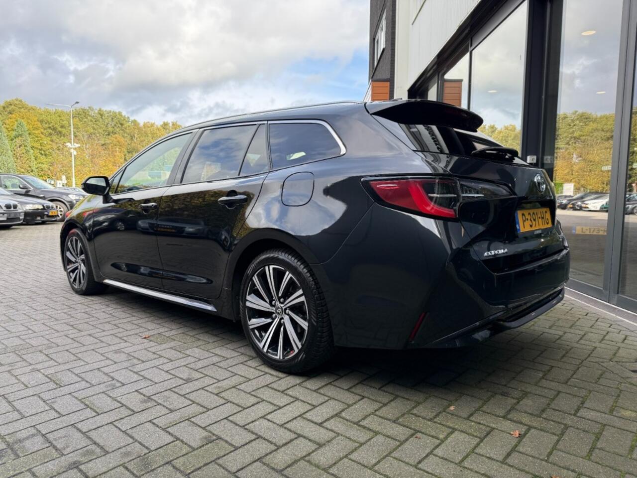 Toyota COROLLA Touring Sports 2.0 153pk Hybrid Business+,LED,Half Leer,Adapt Cruise,Lane Ass.,