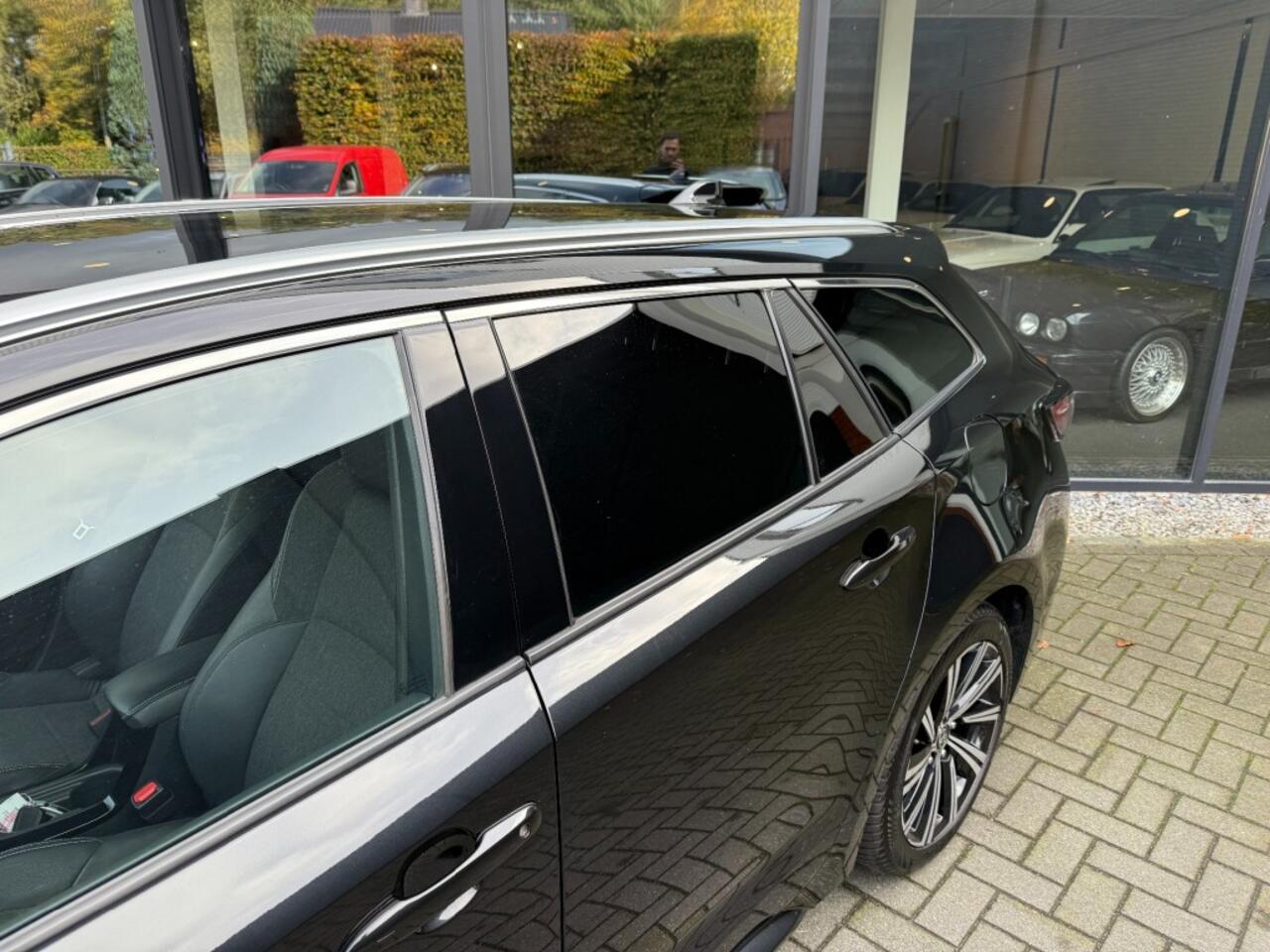 Toyota COROLLA Touring Sports 2.0 153pk Hybrid Business+,LED,Half Leer,Adapt Cruise,Lane Ass.,