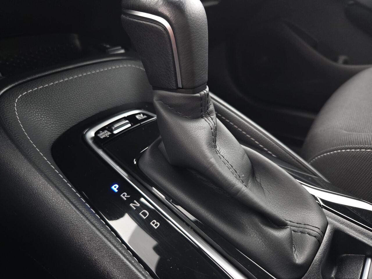 Toyota COROLLA Touring Sports 1.8 Hybrid Dynamic Edition | Elektr. klep | Head-Up | Apple CarPlay | Rijklaar incl. garantie |