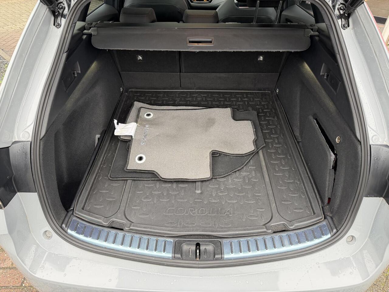 Toyota COROLLA Touring Sports 2.0 Hybrid GR-Sport Plus | Panoramisch schuif-/kanteldak