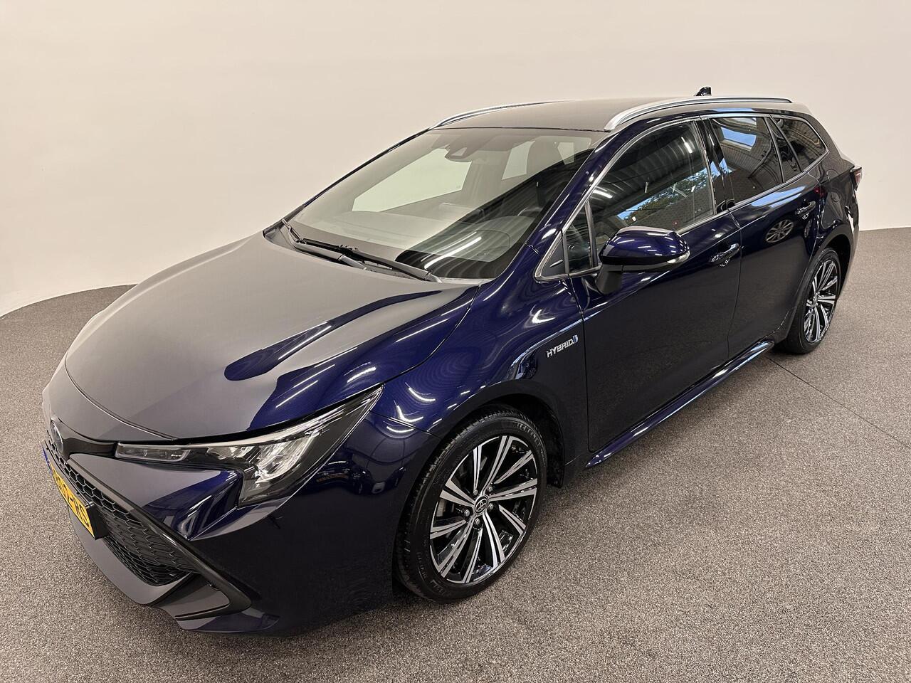 Toyota COROLLA Touring Sports 1.8 Hybrid Dynamic Airco ECC Carplay Navi 17" LM Velgen Adaptive Cruise Control Stoelverwarming PDC VA+ Camera
