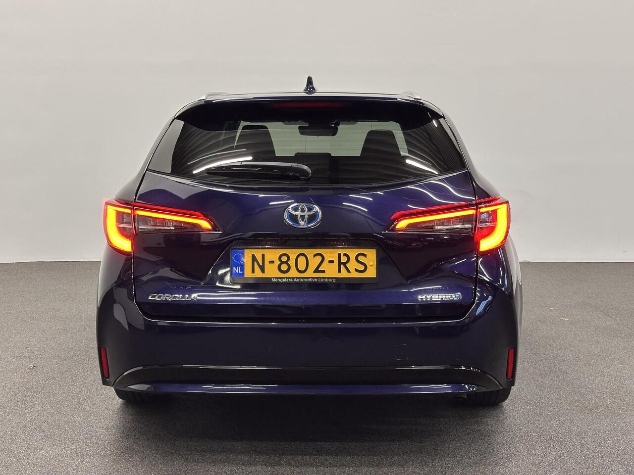 Toyota COROLLA Touring Sports 1.8 Hybrid Dynamic Airco ECC Carplay Navi 17" LM Velgen Adaptive Cruise Control Stoelverwarming PDC VA+ Camera