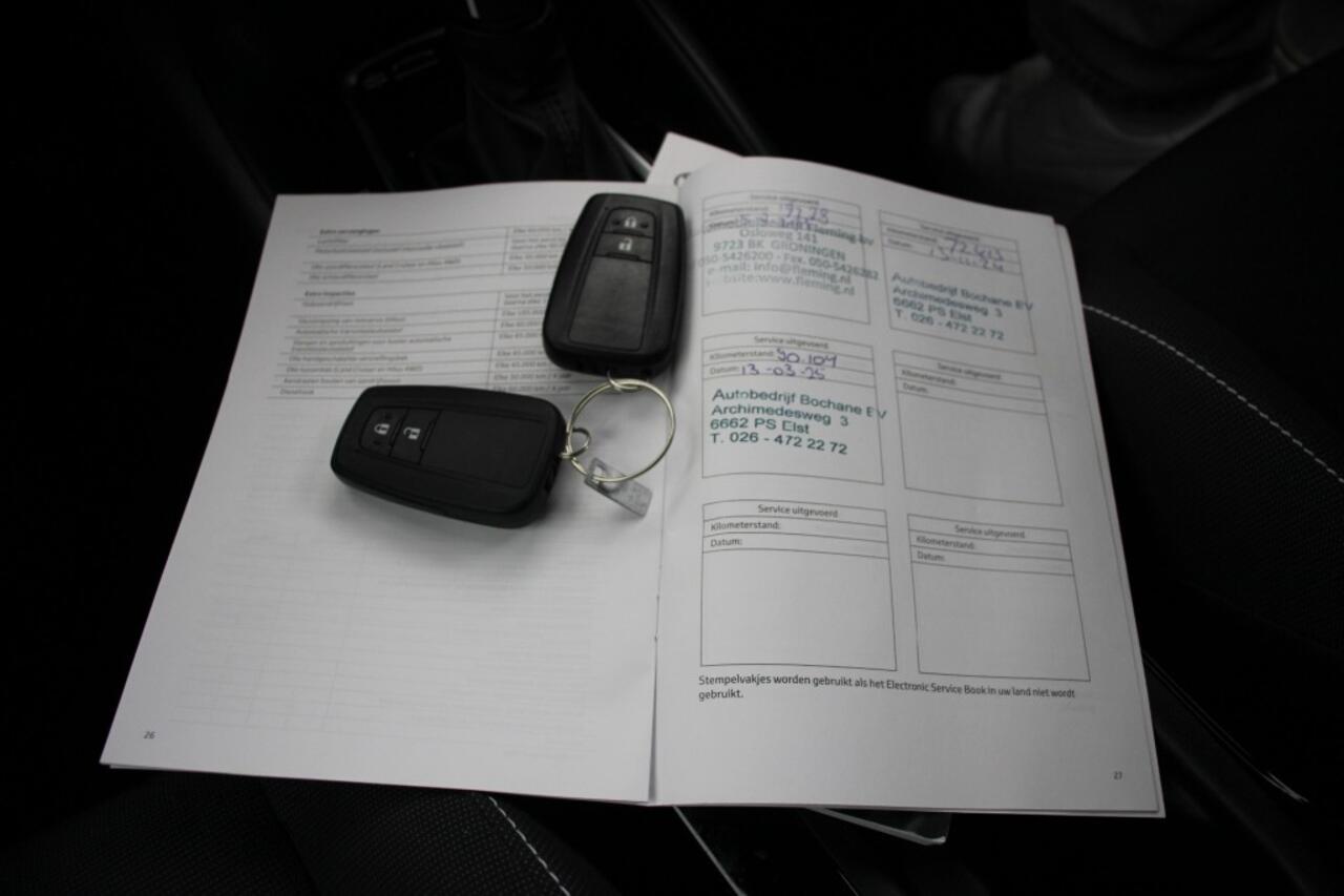 Toyota COROLLA 1.8 Touring Sports Hybrid Active - Carplay, Navi, Camera, Cruise