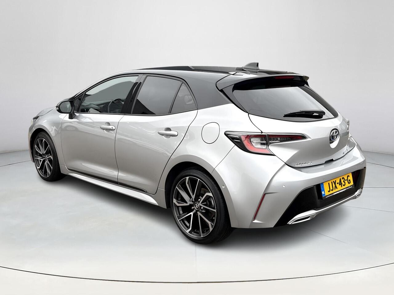 Toyota COROLLA 2.0 Hybrid Executive **NAVIGATIE/ HEAD UP DISPLAY/ DODEHOEK DETECTIE/ 36 MAANDEN GARANTIE**