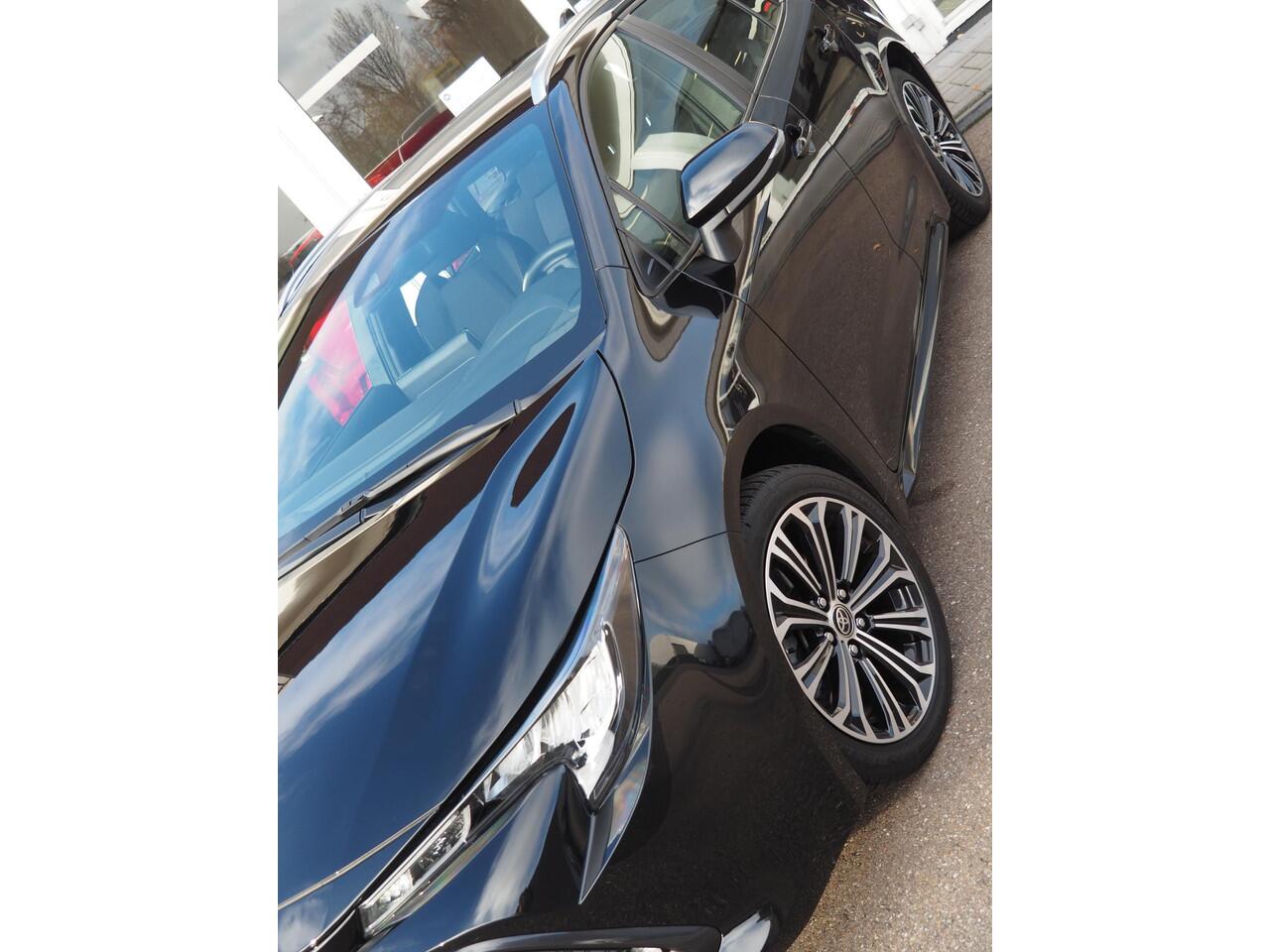 Toyota COROLLA Touring Sports 2.0 Hybrid Dynamic