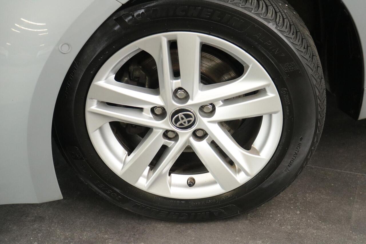 Toyota COROLLA Touring Sports 1.8 Hybrid Dynamic, Parkeersensoren, Apple Carplay ,Android Auto, Keyless Entry, Stoelverwarming.