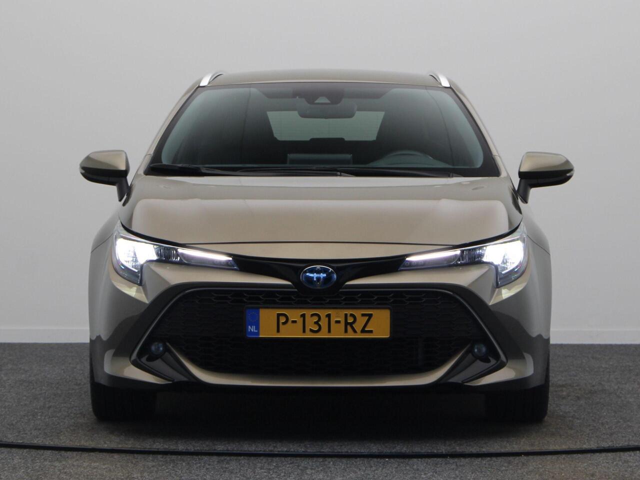 Toyota COROLLA Touring Sports 1.8 Hybrid Dynamic | Slechts 29365km | Stoelverwarming | Trekhaak | Adaptieve Cruise Control | Keyless Entry |