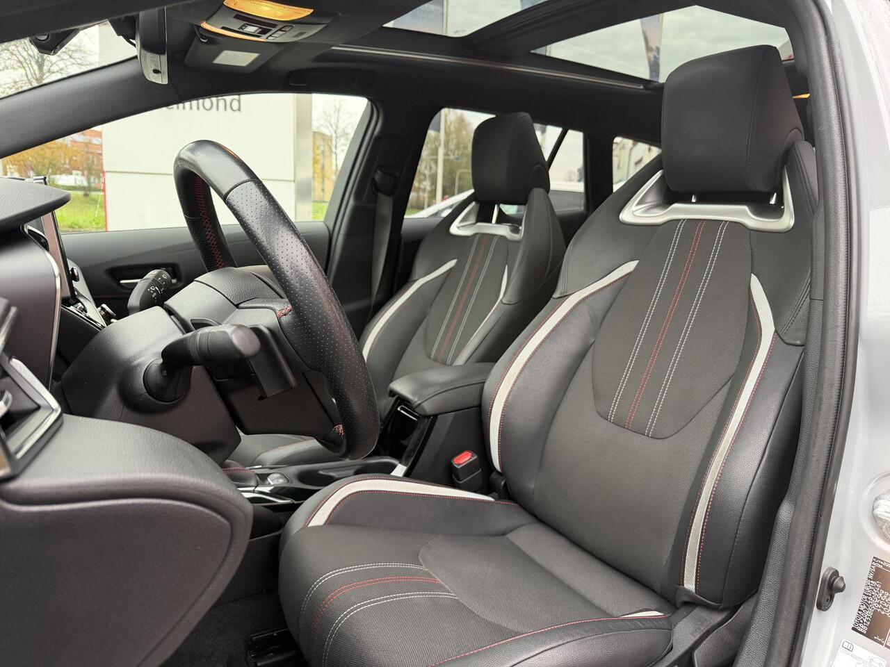 Toyota COROLLA Touring Sports 2.0 Hybrid GR-Sport Plus | Panoramisch schuif-/kanteldak | Stoelverwarming | Navigatie Apple CarPlay/Android Auto | Dashcam | HUD | QI | BSD |