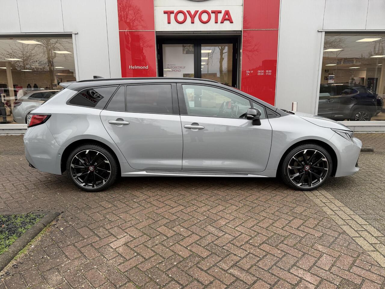 Toyota COROLLA Touring Sports 2.0 Hybrid GR-Sport Plus | Panoramisch schuif-/kanteldak | Stoelverwarming | Navigatie Apple CarPlay/Android Auto | Dashcam | HUD | QI | BSD |