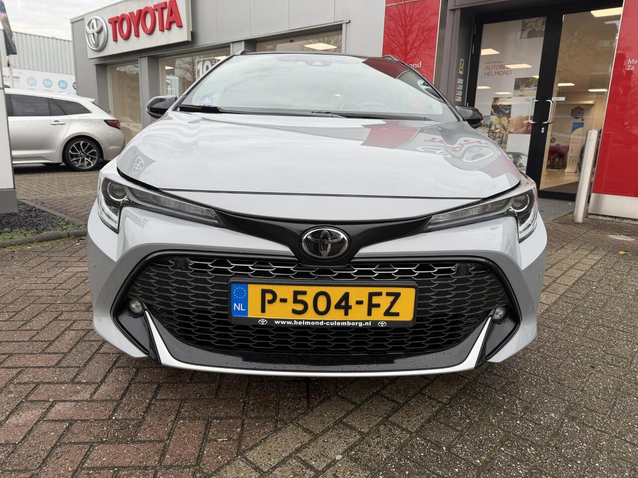 Toyota COROLLA Touring Sports 2.0 Hybrid GR-Sport Plus | Panoramisch schuif-/kanteldak | Stoelverwarming | Navigatie Apple CarPlay/Android Auto | Dashcam | HUD | QI | BSD |