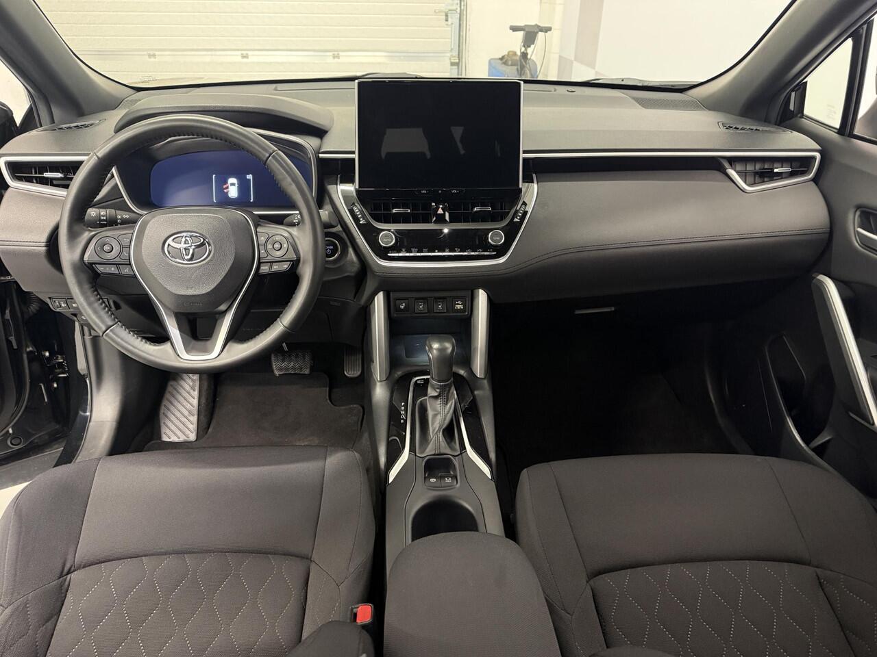 Toyota COROLLA Cross Hybrid 200 Style Carplay / Camera / Stuur & Stoelverwarming