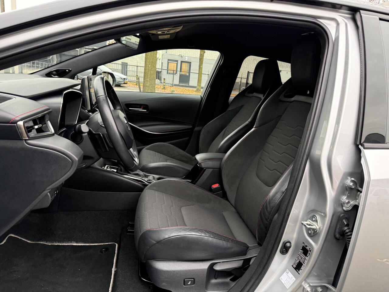 Toyota COROLLA 2.0 Hybrid Executive **NAVIGATIE/ HEAD UP DISPLAY/ DODEHOEK DETECTIE**