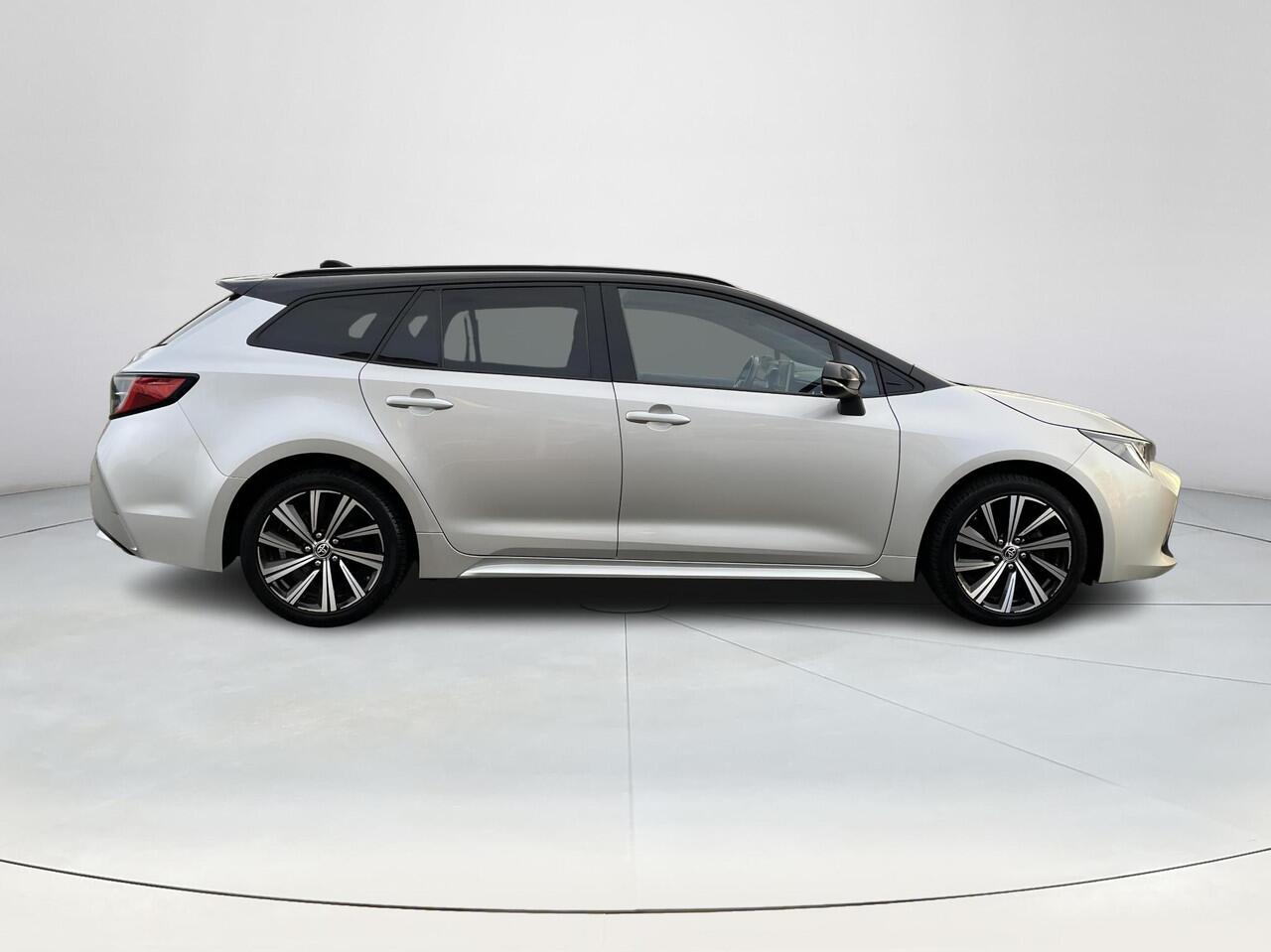 Toyota COROLLA 1.8 Hybrid Executive | Navigatie | Elektrische achterklep | Stoel- + stuurverwarming |