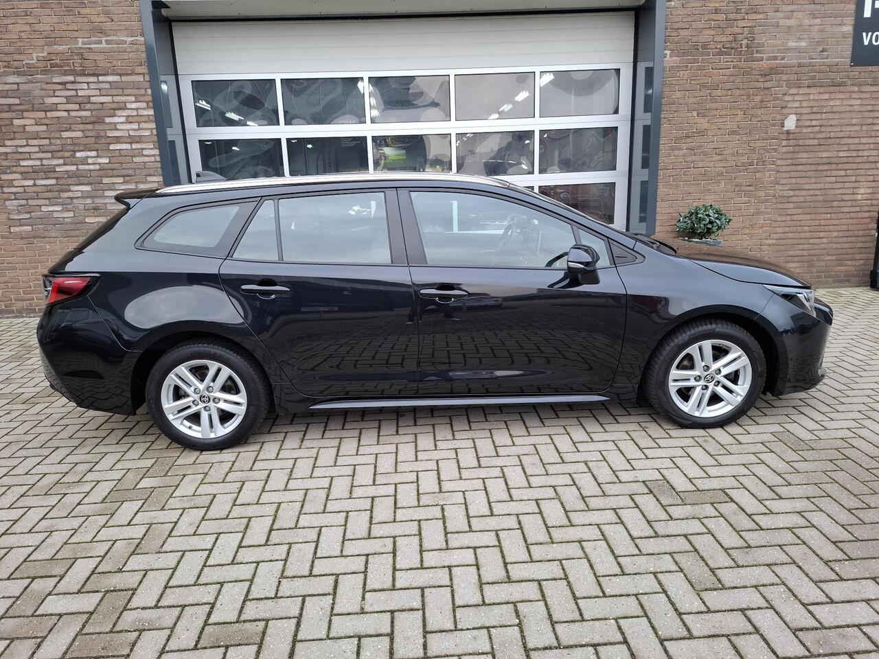 Toyota COROLLA Touring Sports 1.8 Hybrid Active