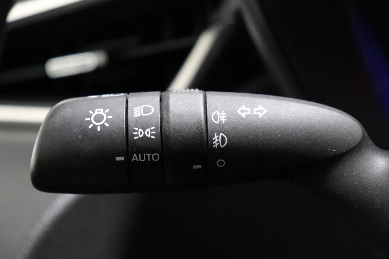 Toyota COROLLA Touring Sports 1.8 Hybrid GR-Sport, Apple Carplay/Android Auto, Stoelverwarming, Dealer onderhouden!