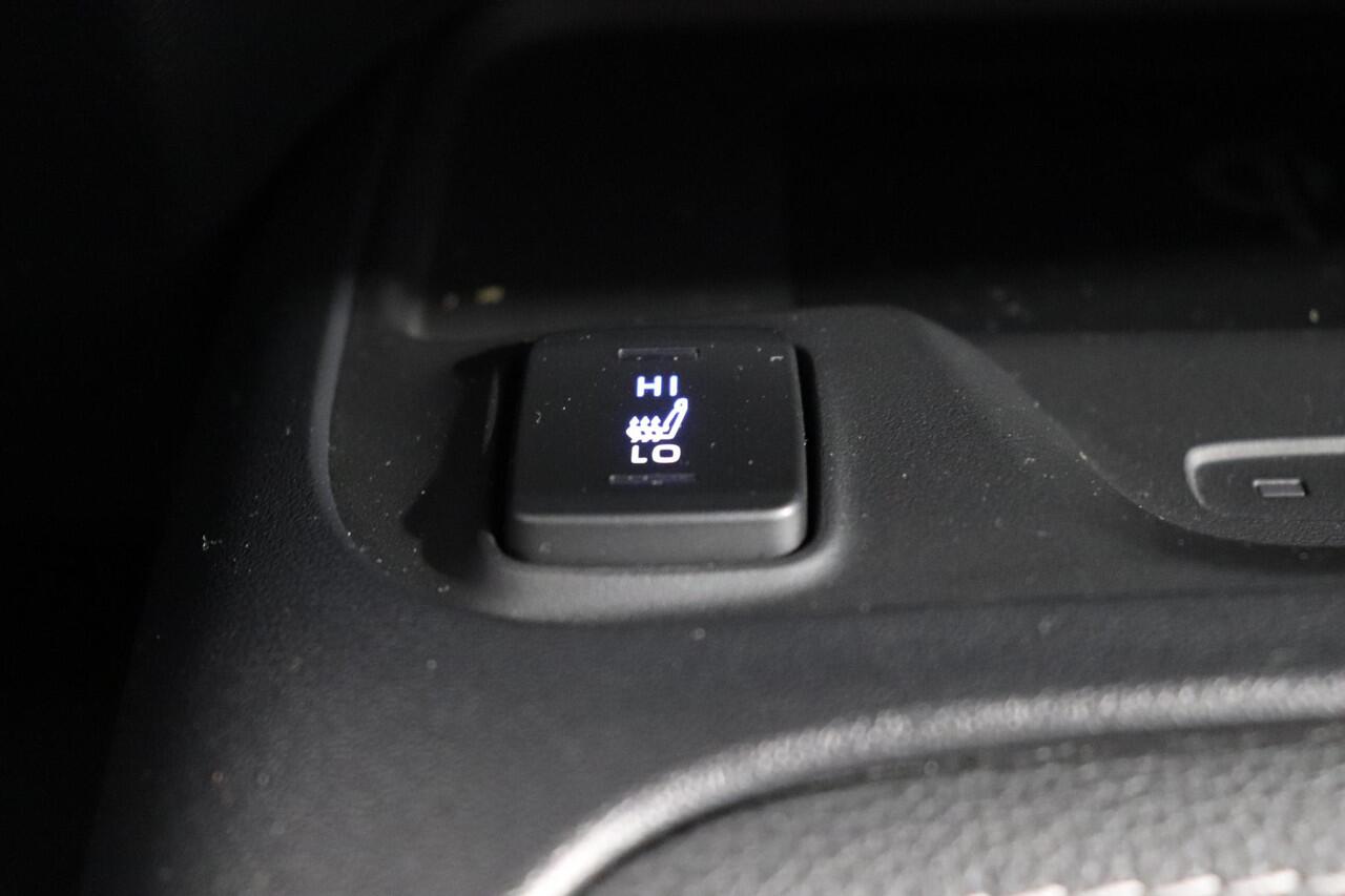 Toyota COROLLA Touring Sports 1.8 Hybrid GR-Sport, Apple Carplay/Android Auto, Stoelverwarming, Dealer onderhouden!