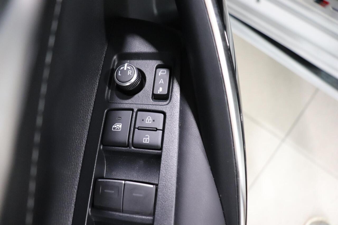 Toyota COROLLA Touring Sports 1.8 Hybrid GR-Sport, Apple Carplay/Android Auto, Stoelverwarming, Dealer onderhouden!