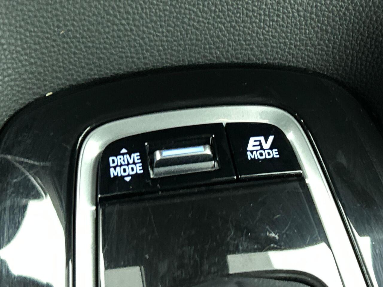 Toyota COROLLA Touring Sports 1.8 Hybrid Business Plus Volledig Leder Airco ECC Navi Carplay PDC VA + Camera Adaptive Cruise Control Full LED 17" Velgen NL Auto 1e Eig. Dealer onderhouden