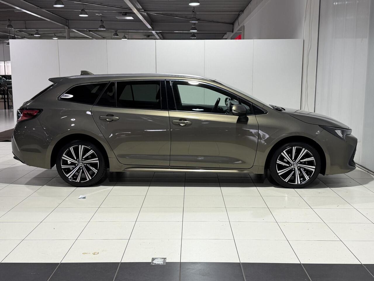 Toyota COROLLA Touring Sports 1.8 Hybrid Dynamic | Dealer onderhouden | Lage km |