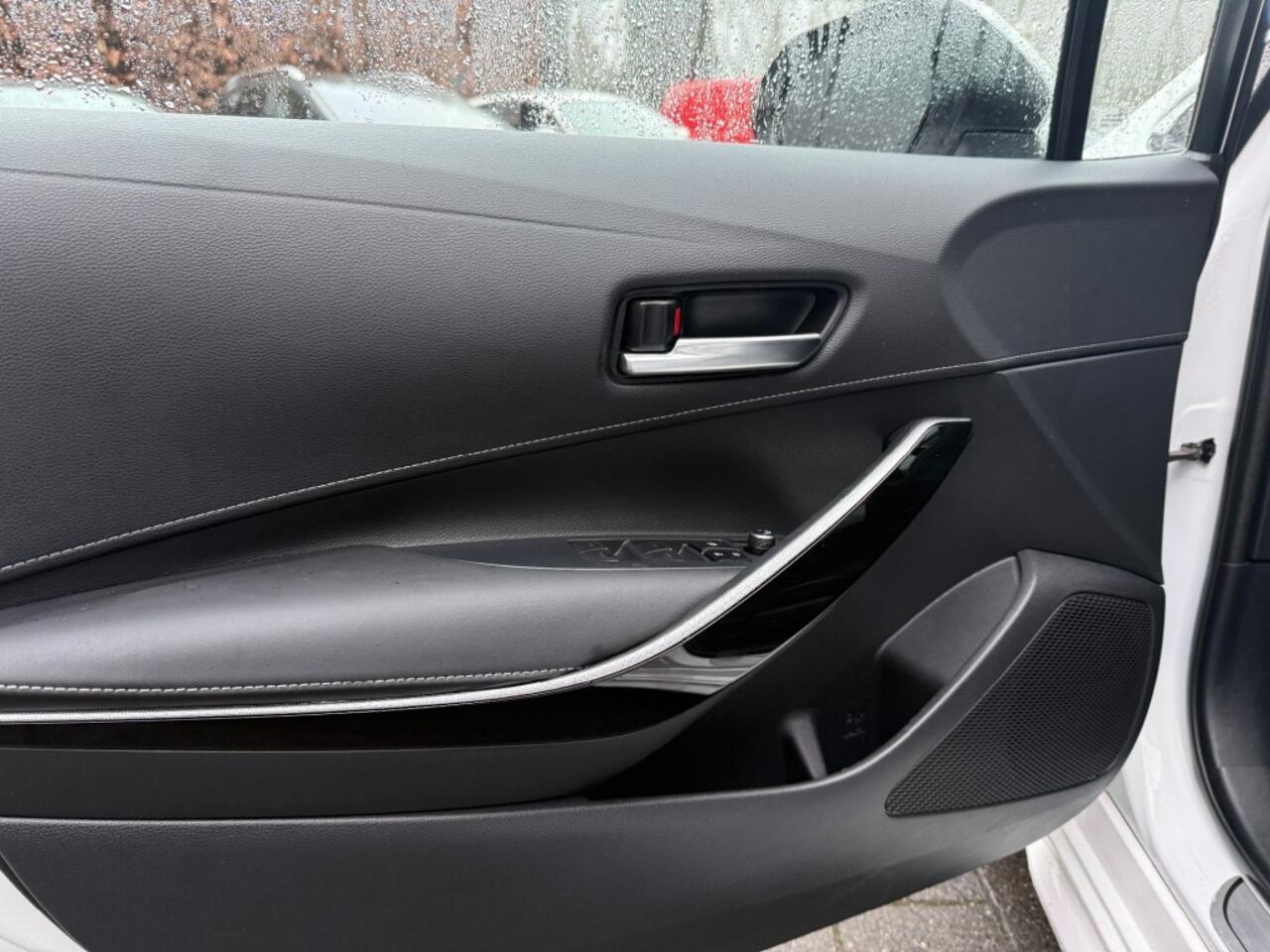 Toyota COROLLA Touring Sports 1.8 Hybrid Business+,Half Leer,LED,Stoelverw,Trekhk,Camera,Adapt Cruise