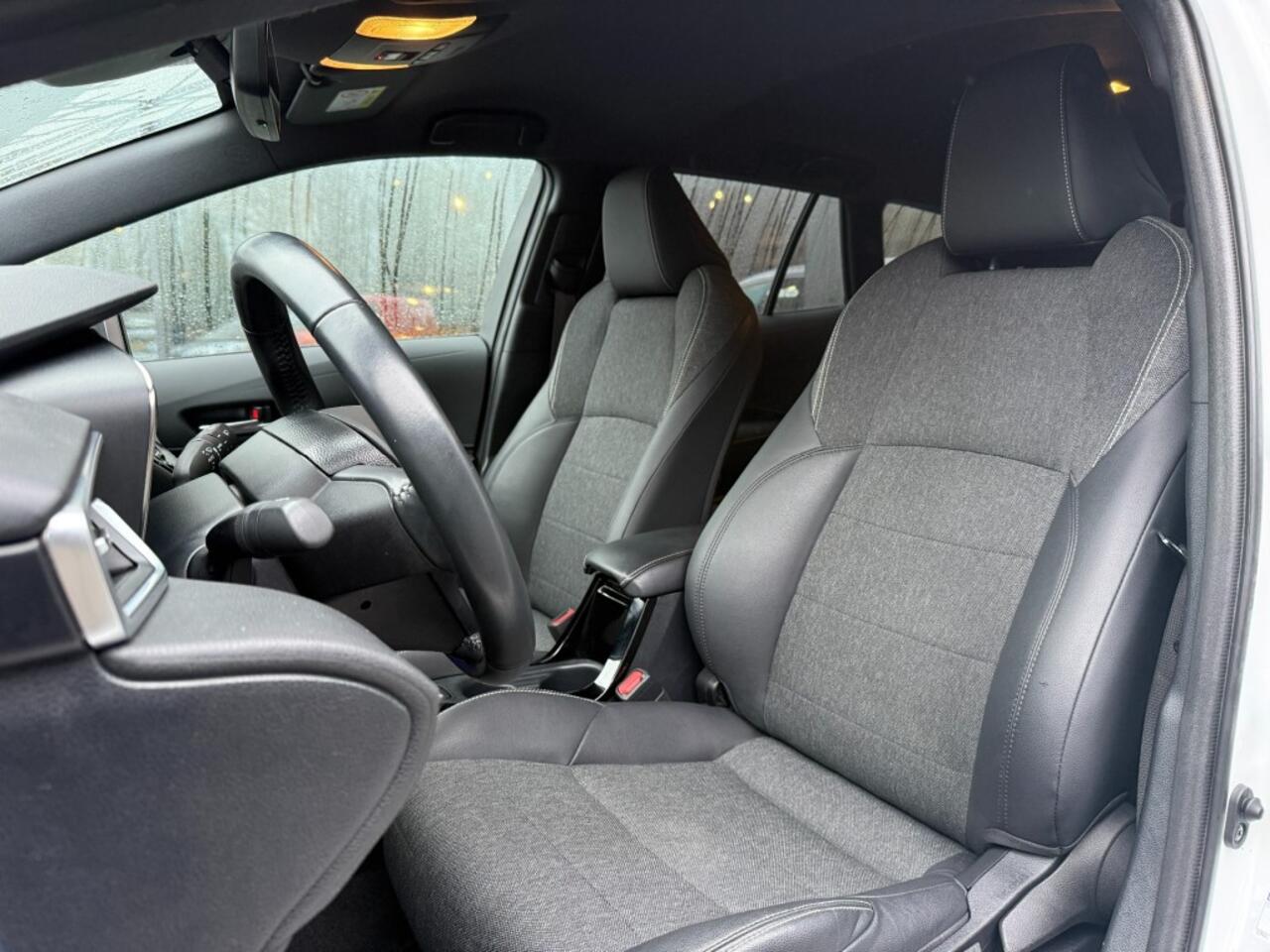 Toyota COROLLA Touring Sports 1.8 Hybrid Business+,Half Leer,LED,Stoelverw,Trekhk,Camera,Adapt Cruise