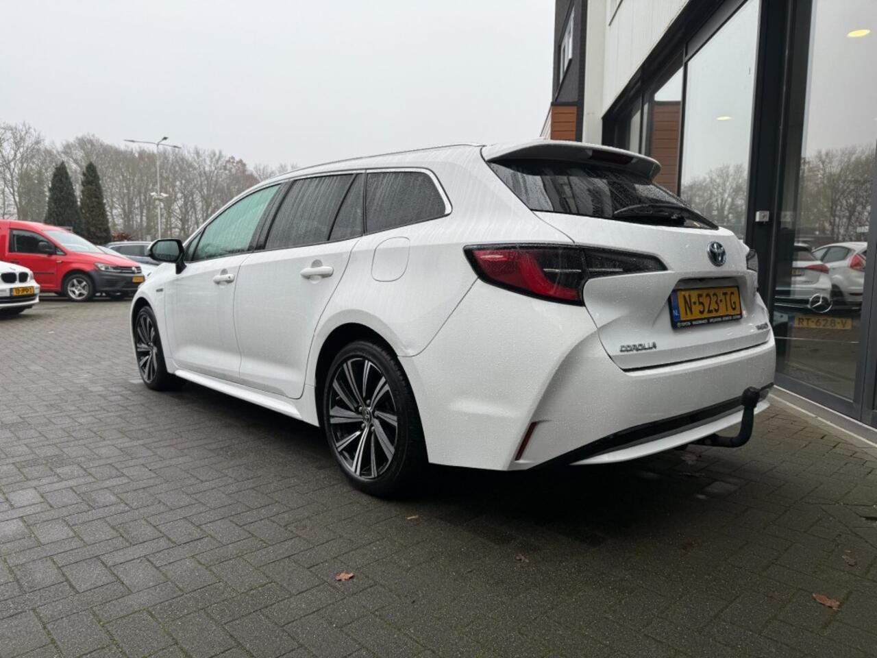 Toyota COROLLA Touring Sports 1.8 Hybrid Business+,Half Leer,LED,Stoelverw,Trekhk,Camera,Adapt Cruise