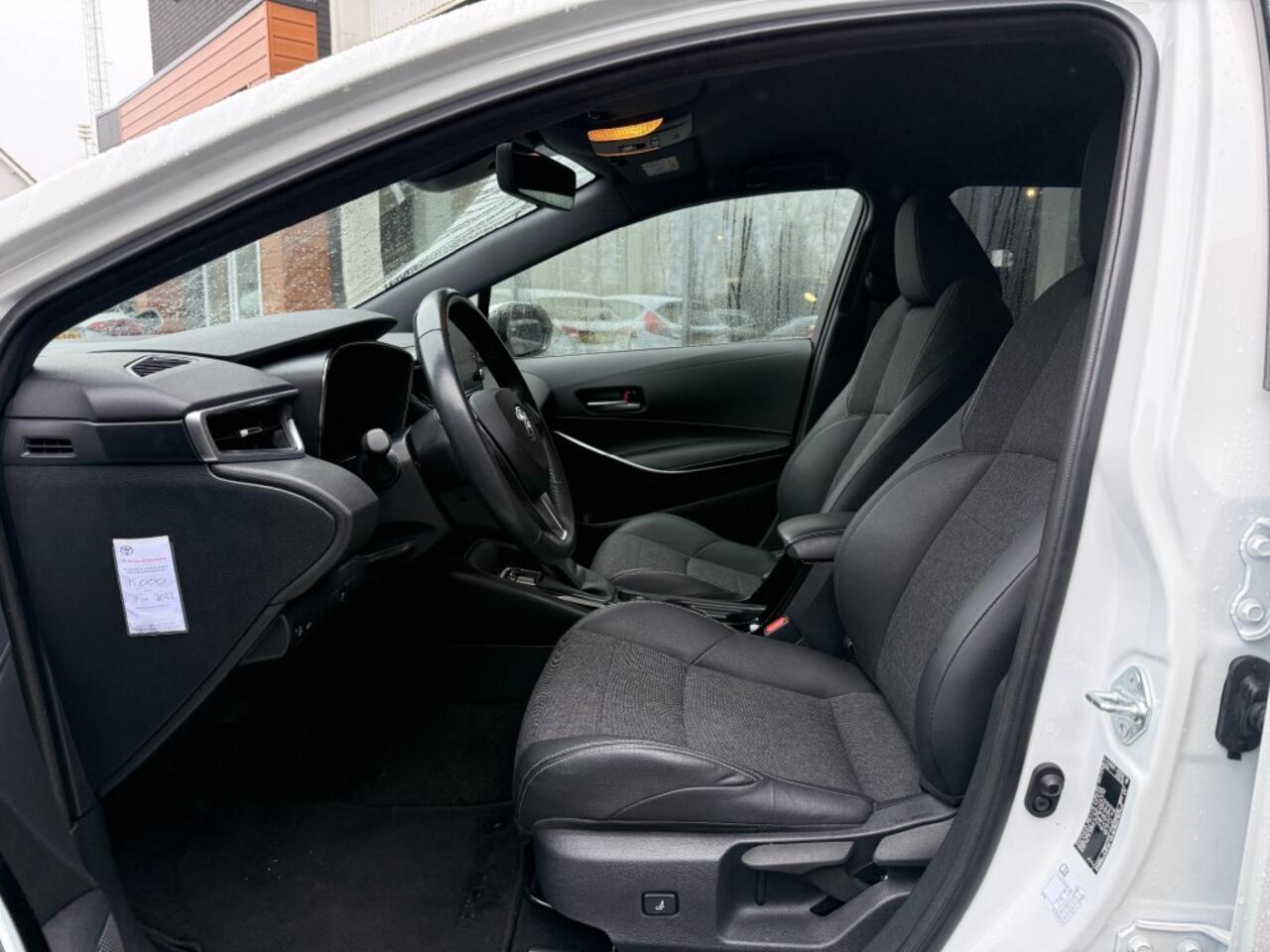 Toyota COROLLA Touring Sports 1.8 Hybrid Business+,Half Leer,LED,Stoelverw,Trekhk,Camera,Adapt Cruise