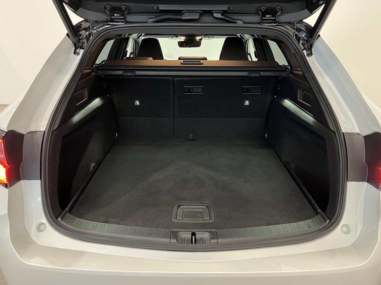 Toyota COROLLA Touring Sports 1.8 Hybrid Dynamic | Trekhaak afneembaar | Apple Carplay/Android Auto