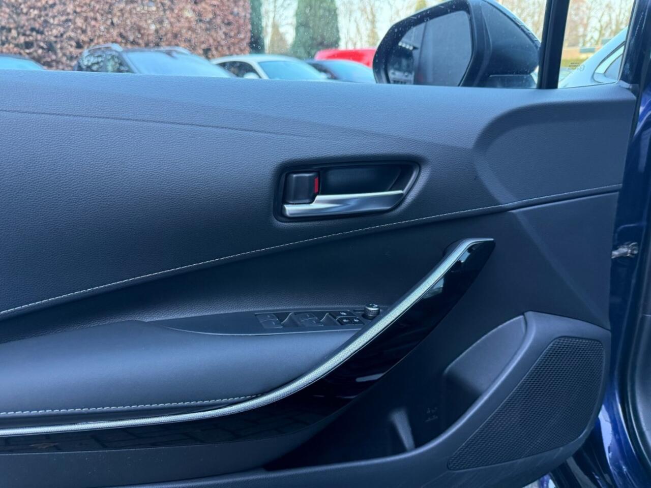 Toyota COROLLA Touring Sports 1.8 Hybrid Business+,Half Leer,LED,Stoelverw,Camera,Adapt Cruise,Navi,Carplay,Lane Ass.,