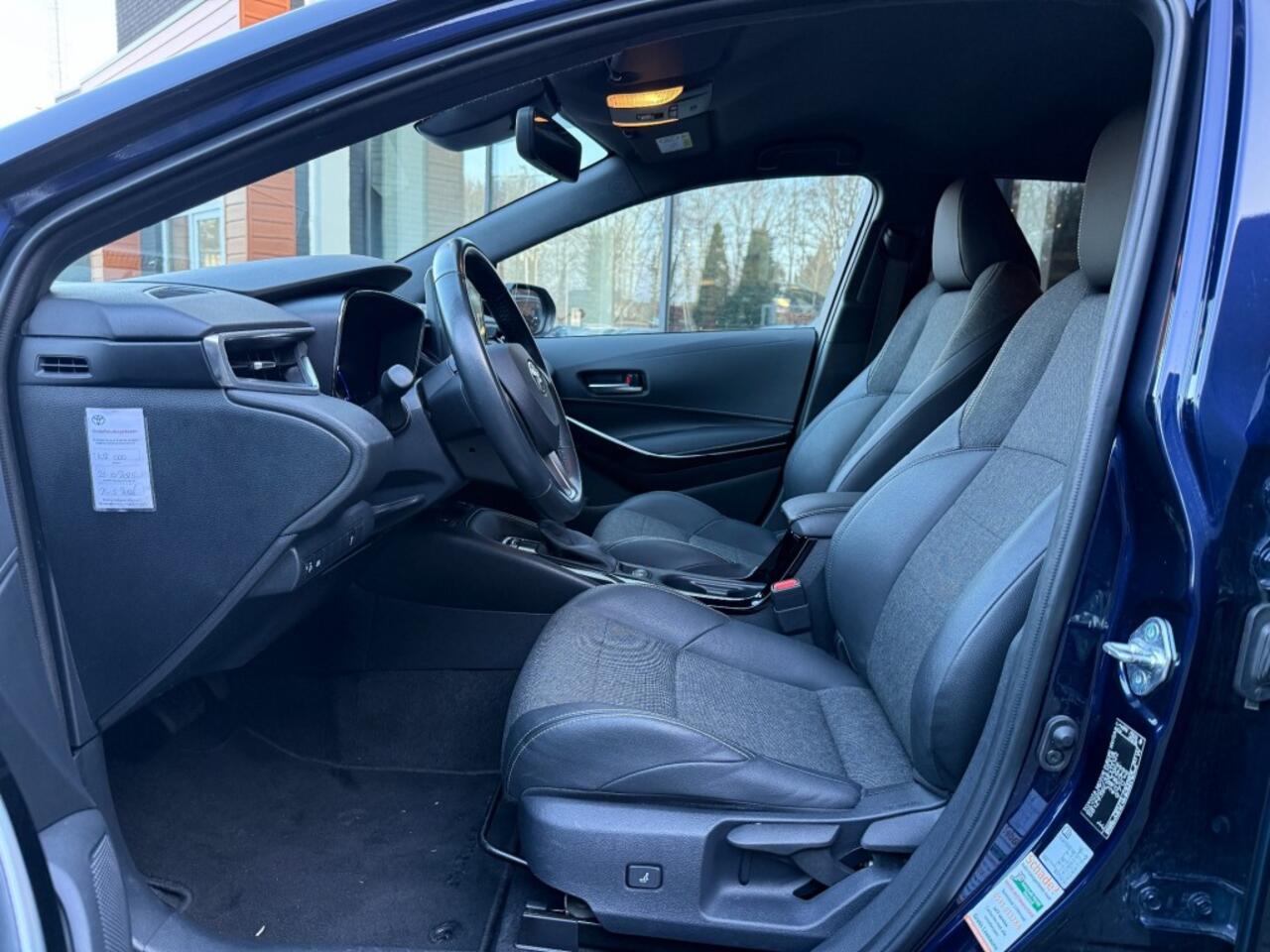 Toyota COROLLA Touring Sports 1.8 Hybrid Business+,Half Leer,LED,Stoelverw,Camera,Adapt Cruise,Navi,Carplay,Lane Ass.,