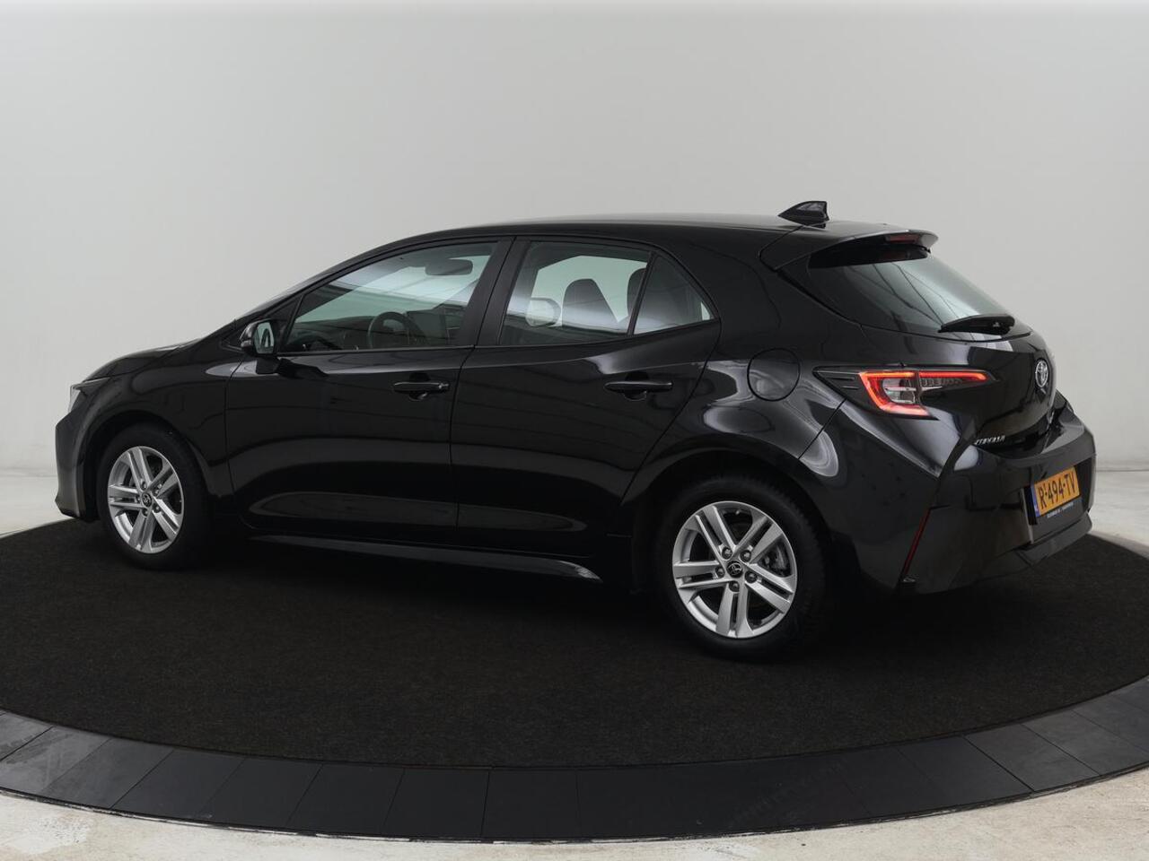 Toyota COROLLA 1.8 Hybrid Active | Carplay | Navigatie | Adaptive cruise | Climate control | DAB | Keyless Start | Full LED | Bluetooth