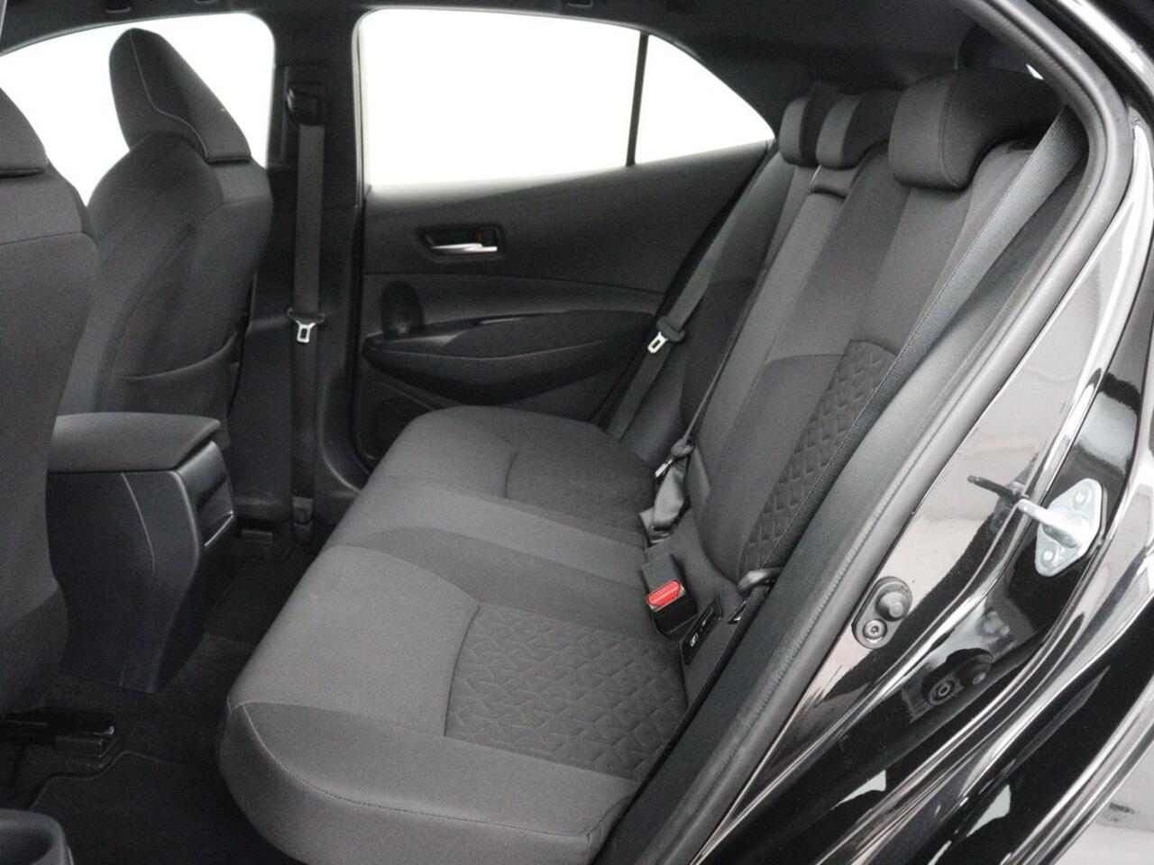 Toyota COROLLA 1.8 Hybrid Active | Carplay | Navigatie | Adaptive cruise | Climate control | DAB | Keyless Start | Full LED | Bluetooth