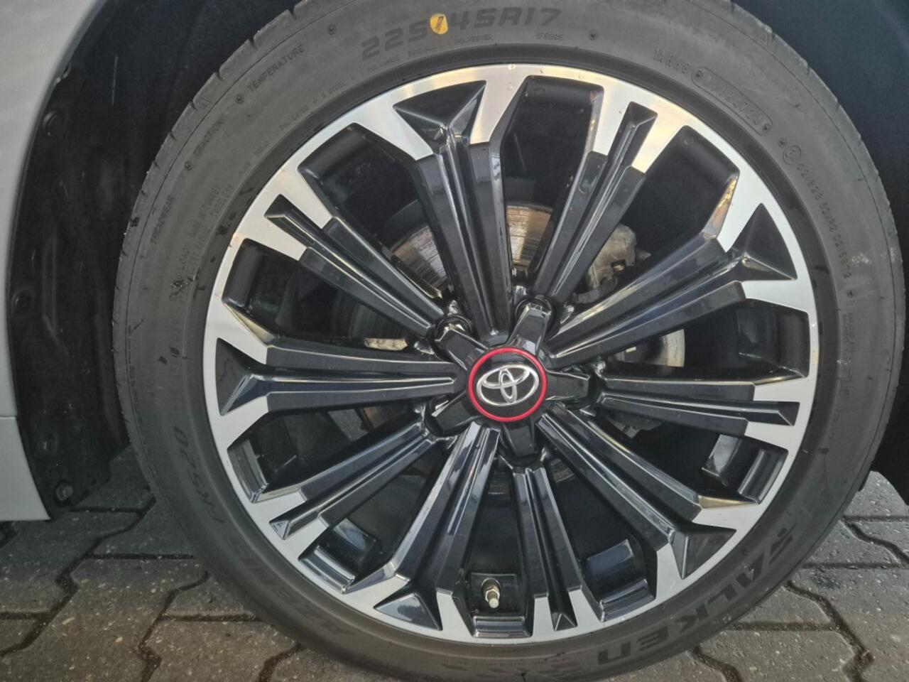 Toyota COROLLA 1.8 HYBRID TOURING SPORTS GR-SPORT, Trekhaak, Stoelverwarming, Bi-Tone, ALL IN prijs!