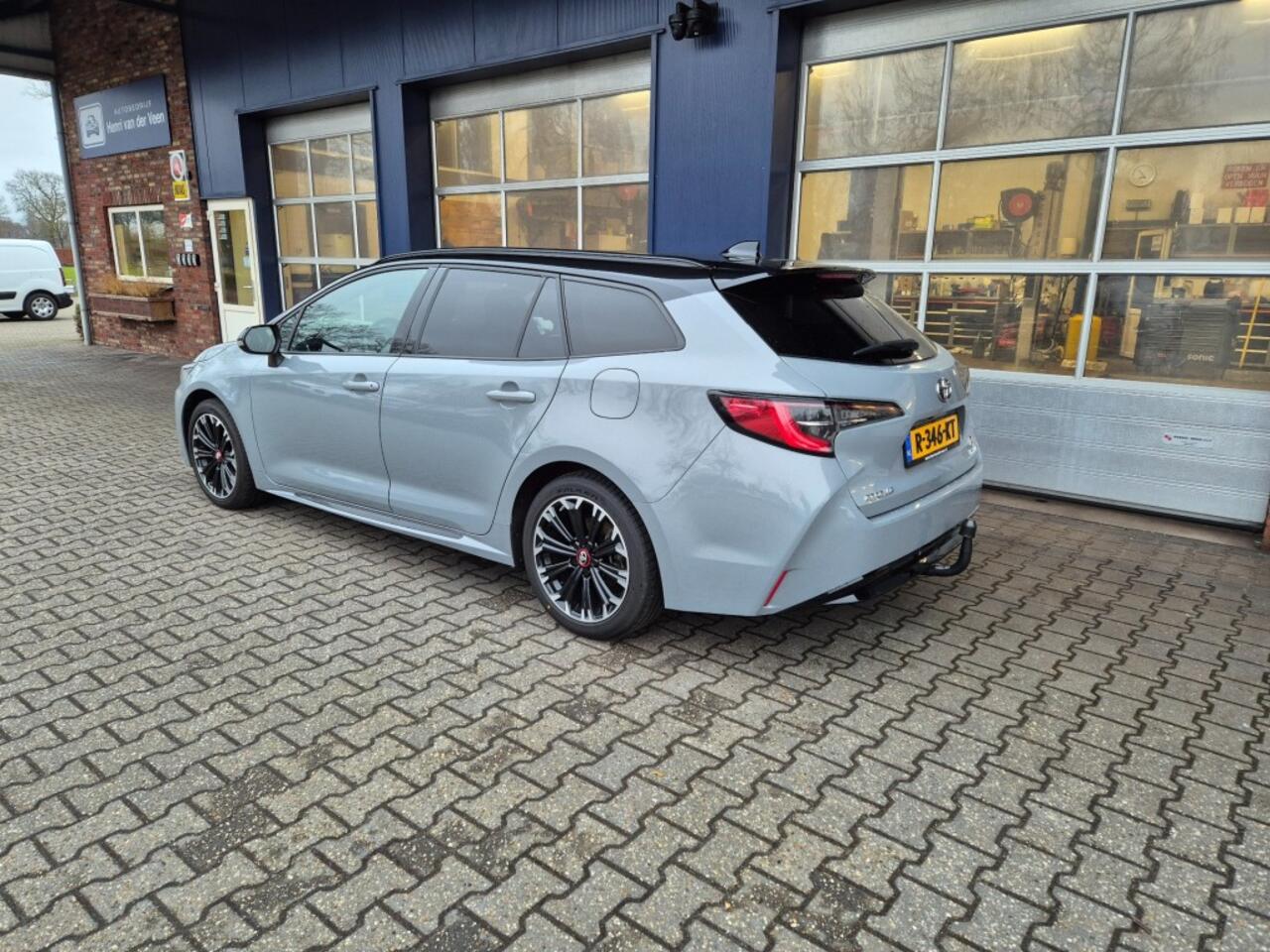 Toyota COROLLA 1.8 HYBRID TOURING SPORTS GR-SPORT, Trekhaak, Stoelverwarming, Bi-Tone, ALL IN prijs!