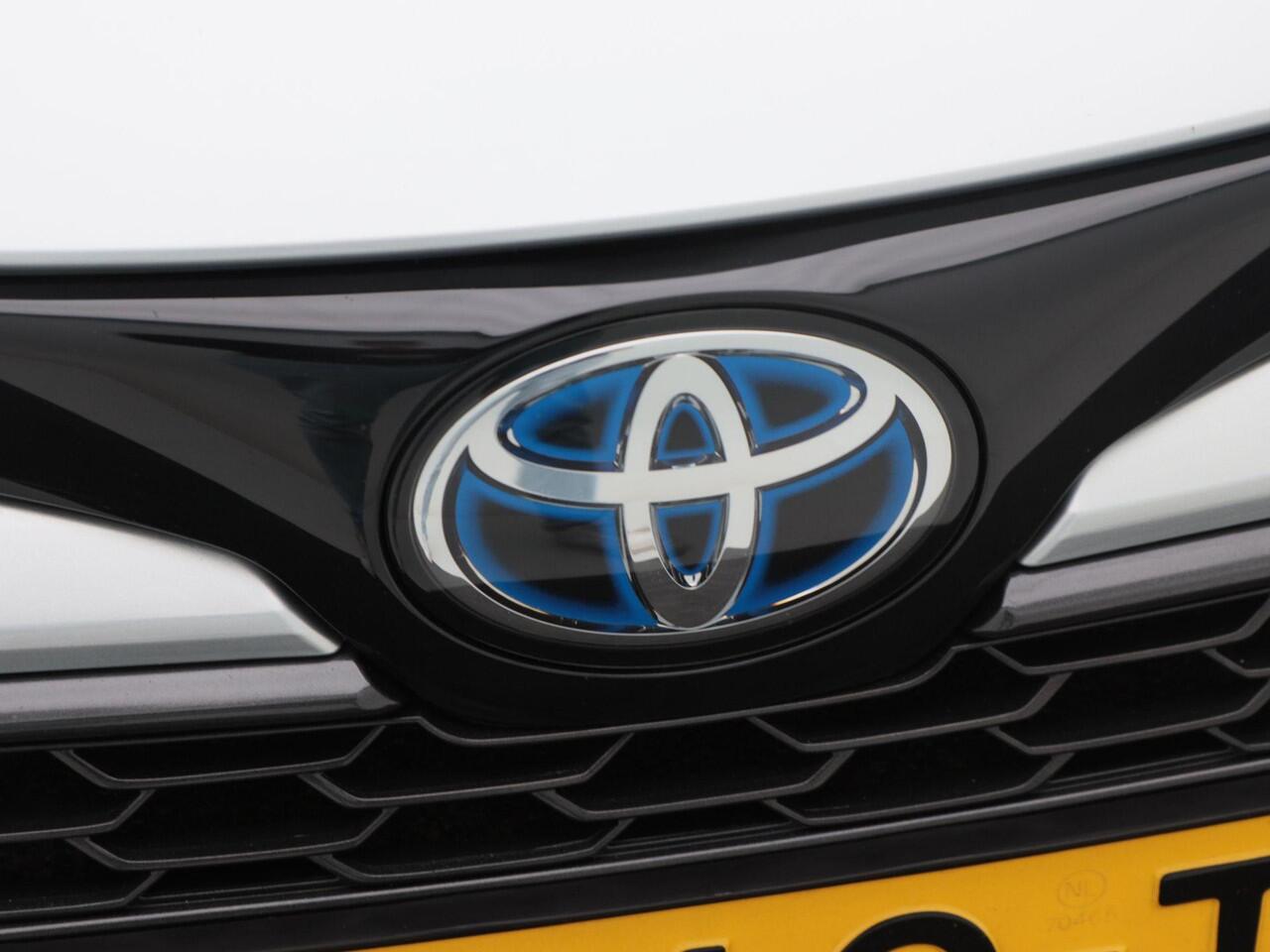 Toyota COROLLA Touring Sports 2.0 184 Pk Automaat Hybrid Dynamic | Camera | Adaptive Cruise | Navigatie | Full LED | Stoel Verwarming | CarPlay | 46.153 Km !!