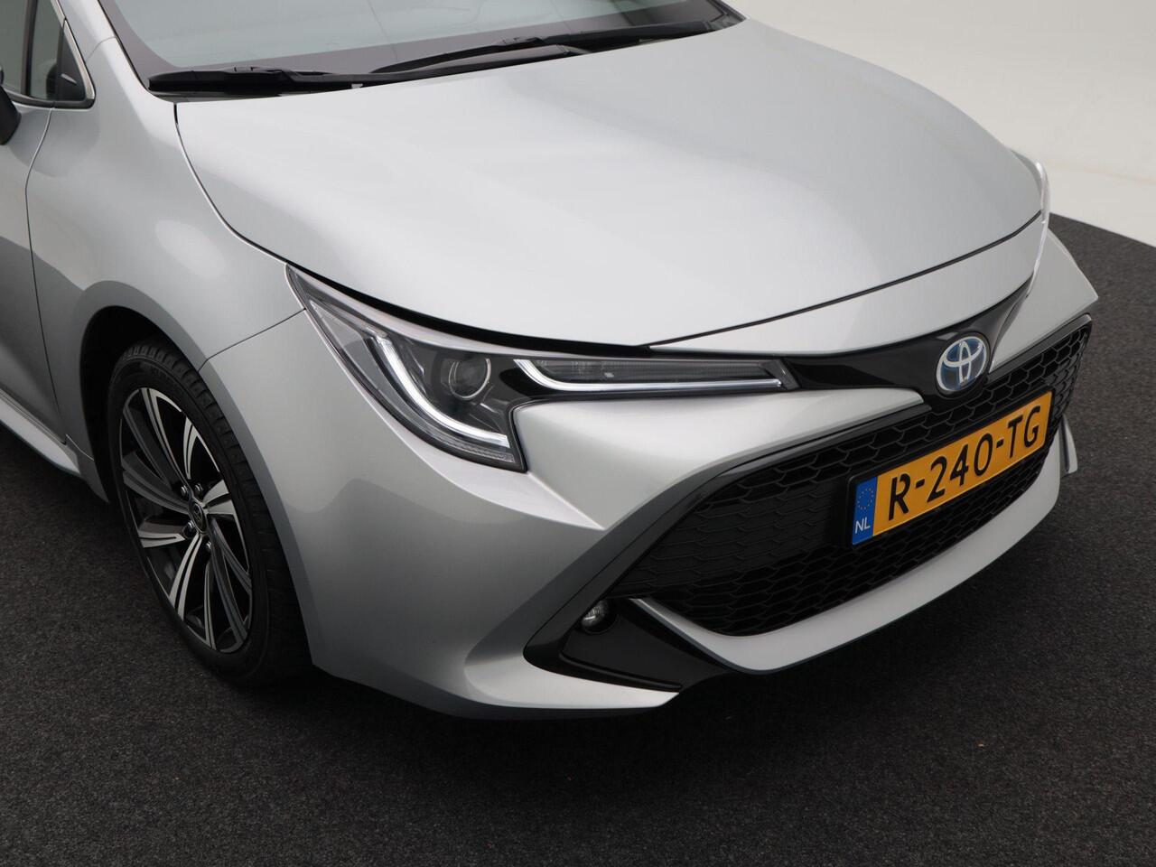 Toyota COROLLA Touring Sports 2.0 184 Pk Automaat Hybrid Dynamic | Camera | Adaptive Cruise | Navigatie | Full LED | Stoel Verwarming | CarPlay | 46.153 Km !!