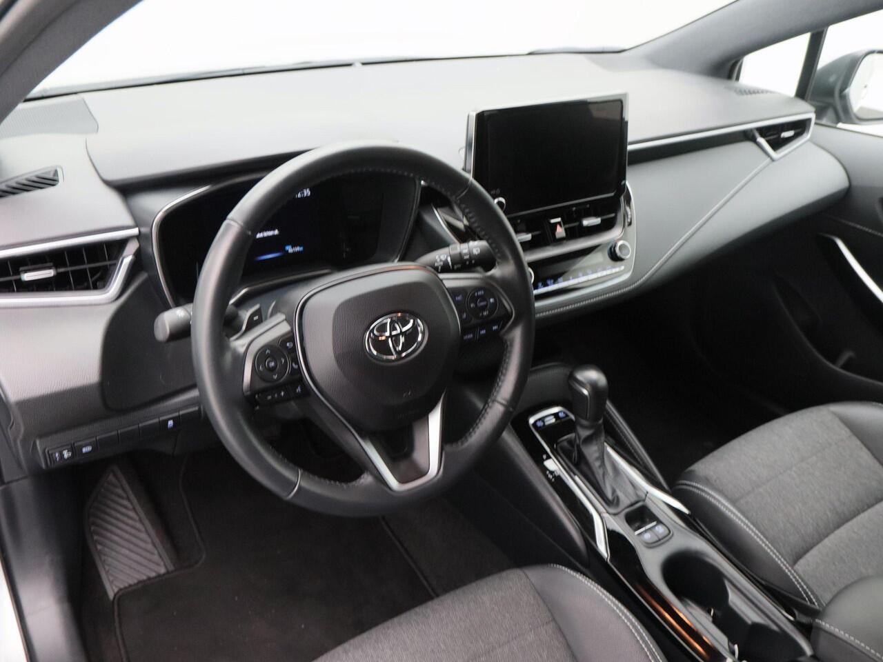 Toyota COROLLA Touring Sports 2.0 184 Pk Automaat Hybrid Dynamic | Camera | Adaptive Cruise | Navigatie | Full LED | Stoel Verwarming | CarPlay | 46.153 Km !!
