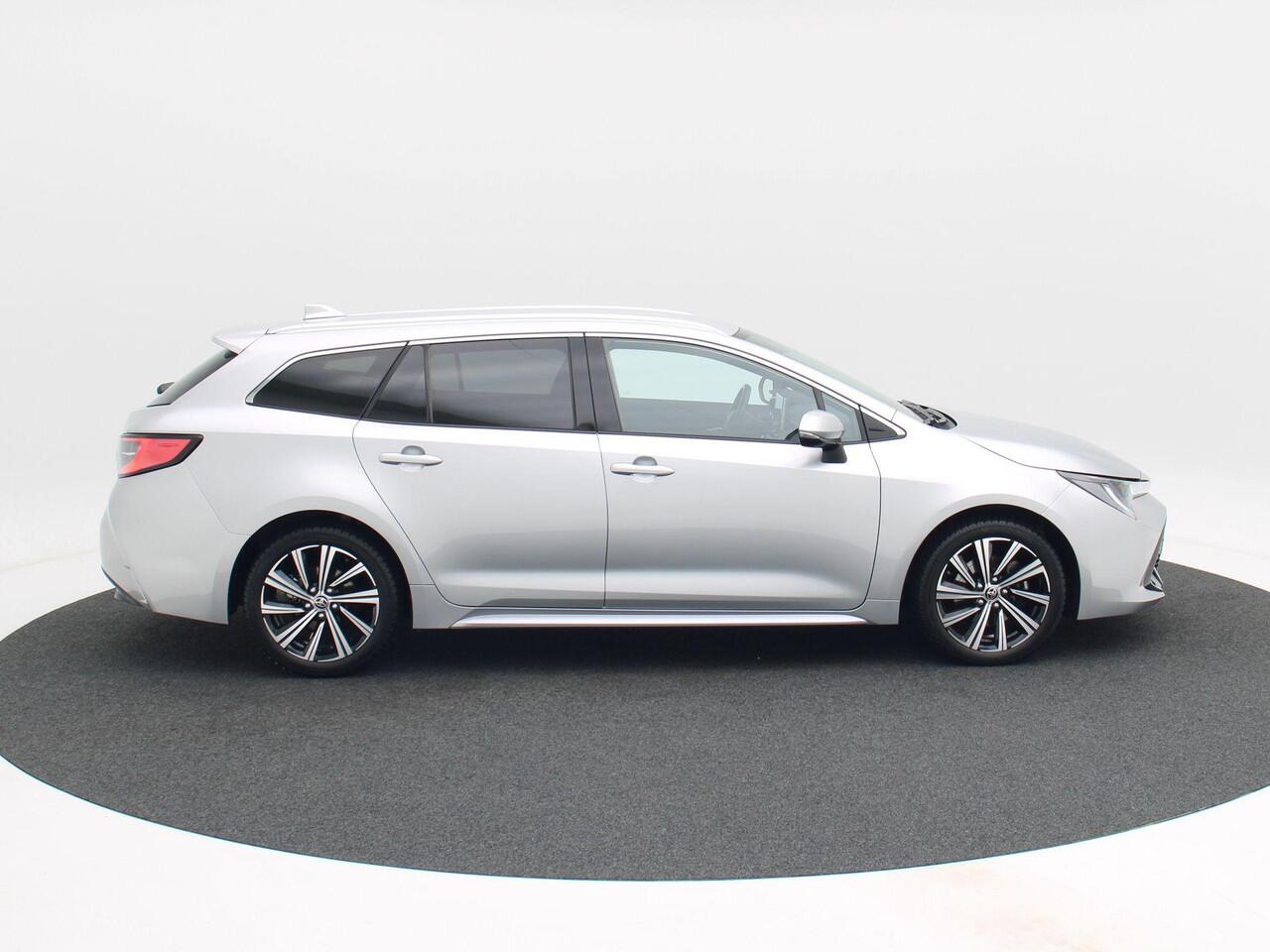 Toyota COROLLA Touring Sports 2.0 184 Pk Automaat Hybrid Dynamic | Camera | Adaptive Cruise | Navigatie | Full LED | Stoel Verwarming | CarPlay | 46.153 Km !!