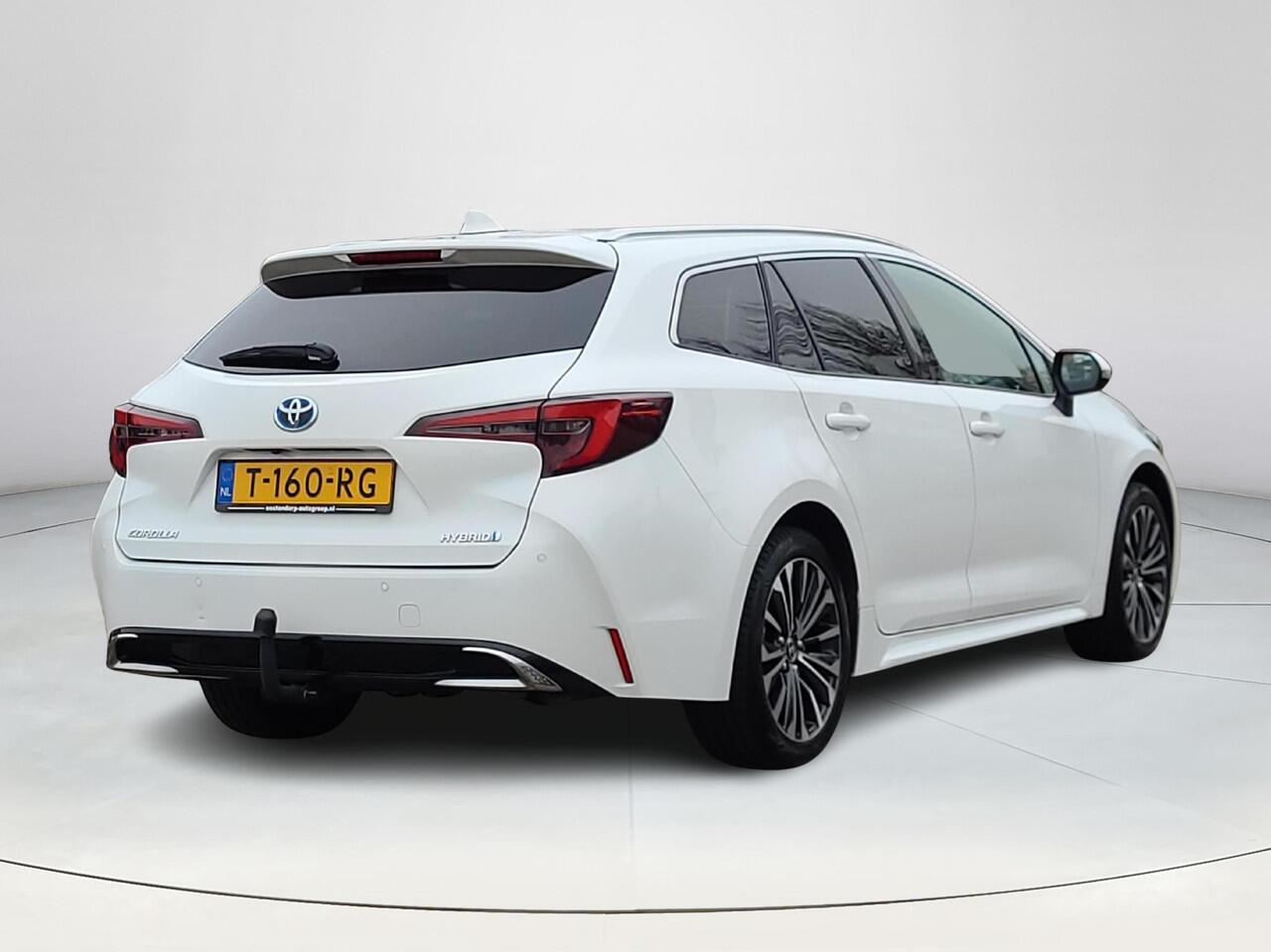 Toyota COROLLA Touring Sports 2.0 High Power Hybrid First Edition Toyota Corolla Touring Sports Hybrid 200 Business Plus Model 2023 | Trekhaak | Apple CarPlay (draadloos) | Rijklaarprijs incl. garantie |