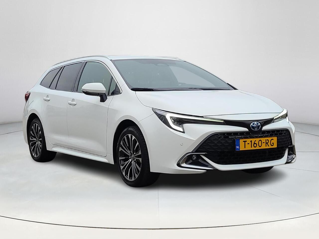 Toyota COROLLA Touring Sports 2.0 High Power Hybrid First Edition Toyota Corolla Touring Sports Hybrid 200 Business Plus Model 2023 | Trekhaak | Apple CarPlay (draadloos) | Rijklaarprijs incl. garantie |