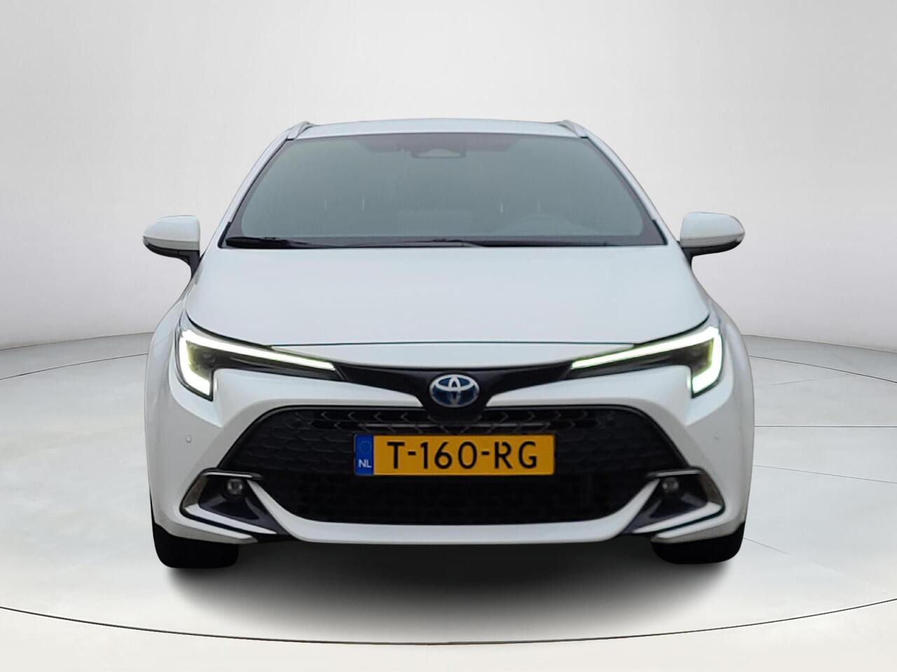 Toyota COROLLA Touring Sports 2.0 High Power Hybrid First Edition Toyota Corolla Touring Sports Hybrid 200 Business Plus Model 2023 | Trekhaak | Apple CarPlay (draadloos) | Rijklaarprijs incl. garantie |