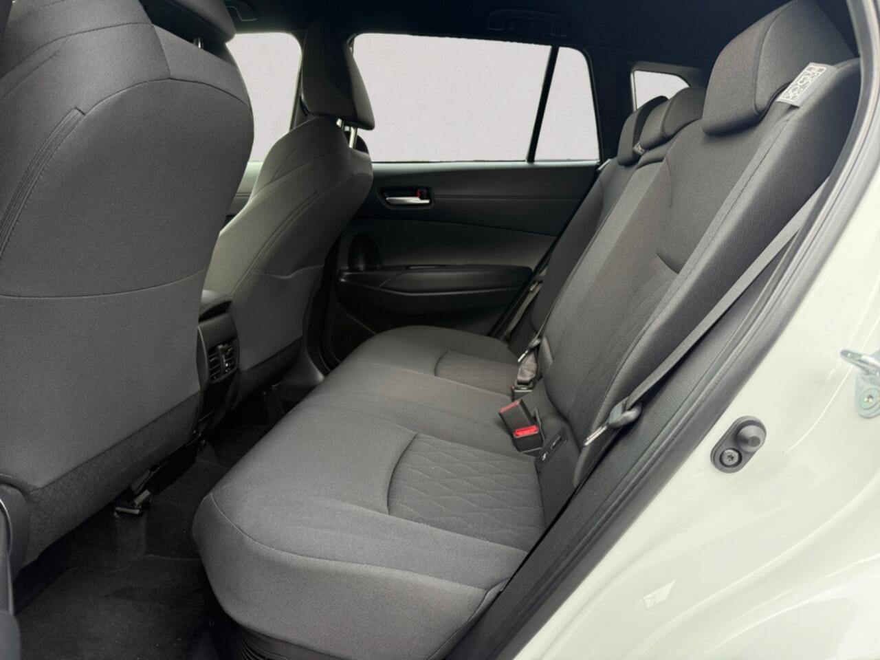 Toyota COROLLA 2.0 High Power Hybrid First Edition | dealeronderhouden | camera