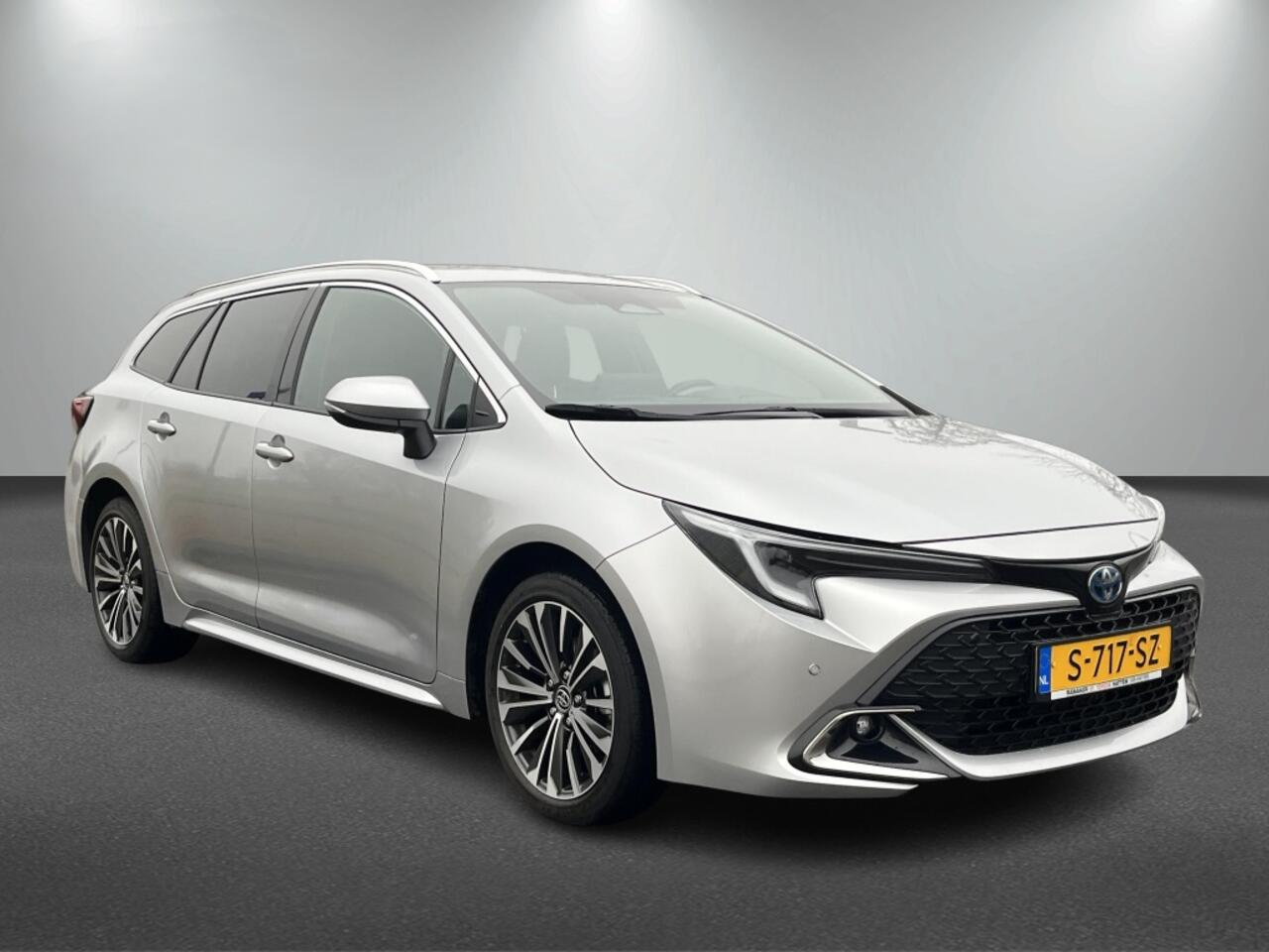 Toyota COROLLA 1.8 Hybrid First Edition | NL-auto | Stoelverwarming | ACC