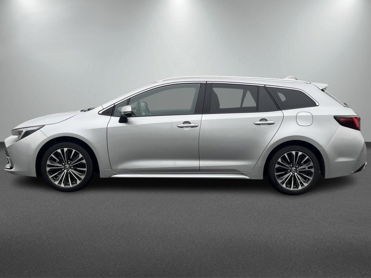 Toyota COROLLA 1.8 Hybrid First Edition | NL-auto | Stoelverwarming | ACC