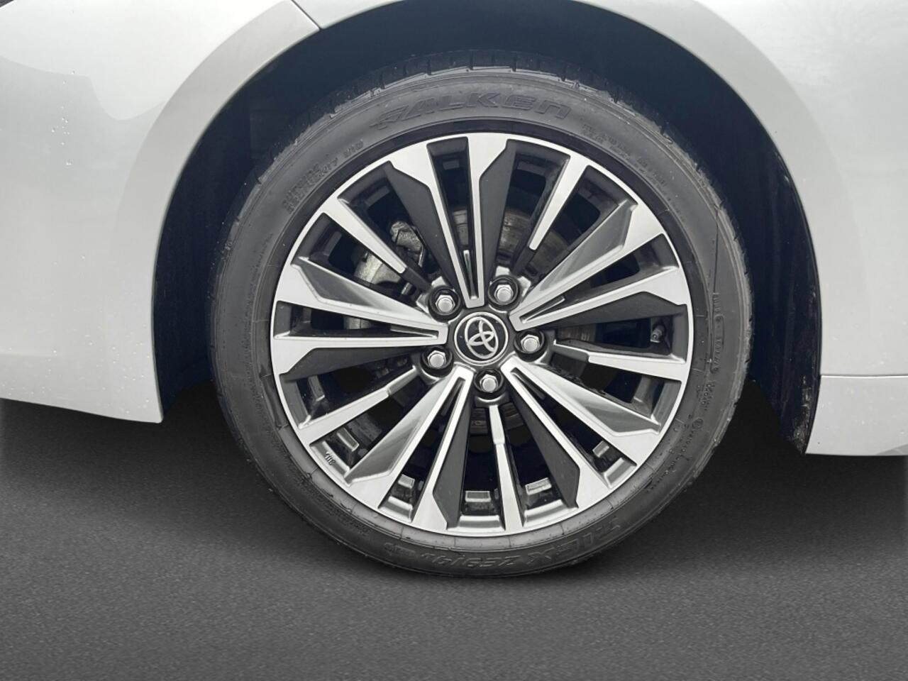 Toyota COROLLA 1.8 Hybrid First Edition | NL-auto | Stoelverwarming | ACC