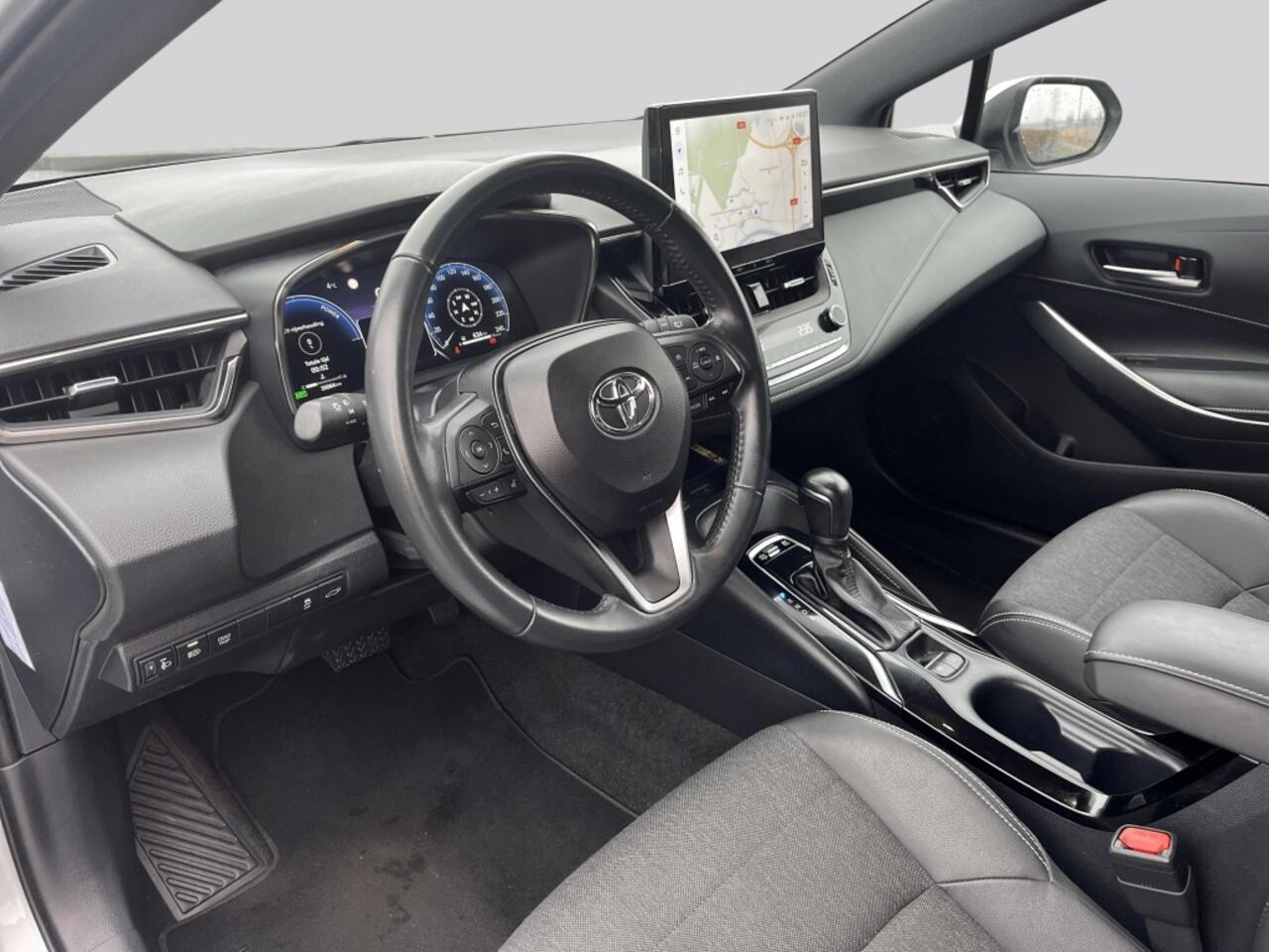 Toyota COROLLA 1.8 Hybrid First Edition | NL-auto | Stoelverwarming | ACC