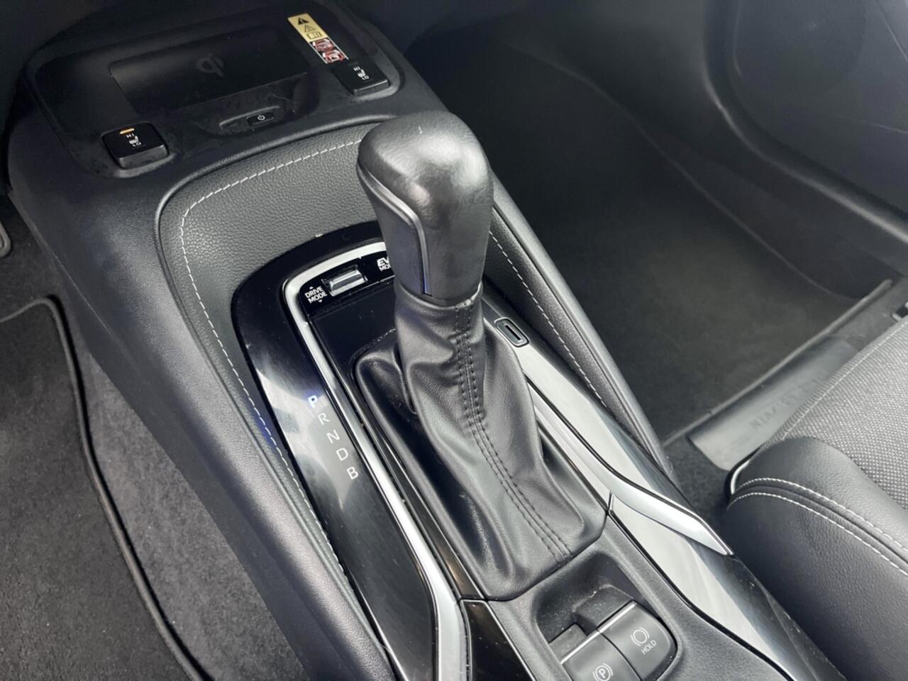 Toyota COROLLA 1.8 Hybrid First Edition | NL-auto | Stoelverwarming | ACC