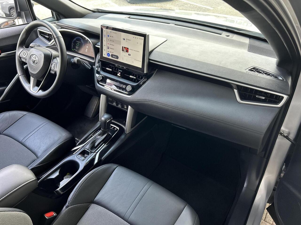 Toyota COROLLA Cross Hybrid 140 Style + Premium Pack | Elektr. klep | Blindspot | Apple CarPlay | Rijklaarprijs incl. garantie |