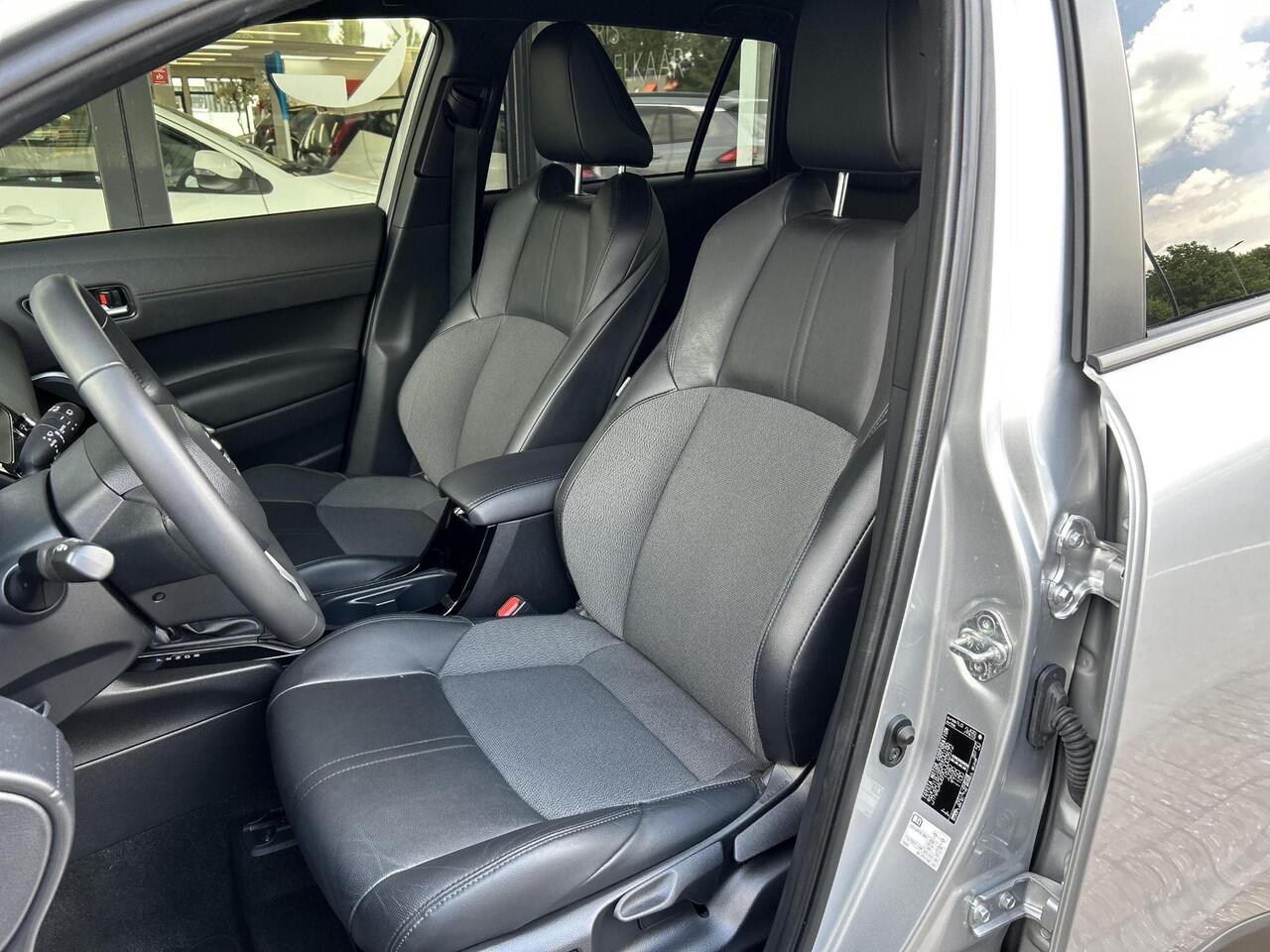 Toyota COROLLA Cross Hybrid 140 Style + Premium Pack | Elektr. klep | Blindspot | Apple CarPlay | Rijklaarprijs incl. garantie |