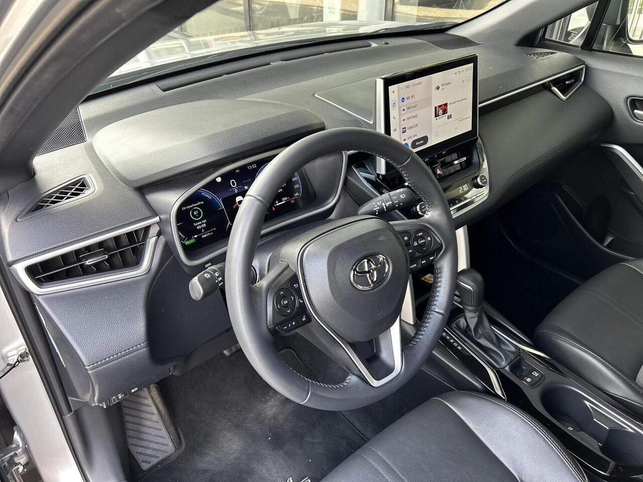 Toyota COROLLA Cross Hybrid 140 Style + Premium Pack | Elektr. klep | Blindspot | Apple CarPlay | Rijklaarprijs incl. garantie |